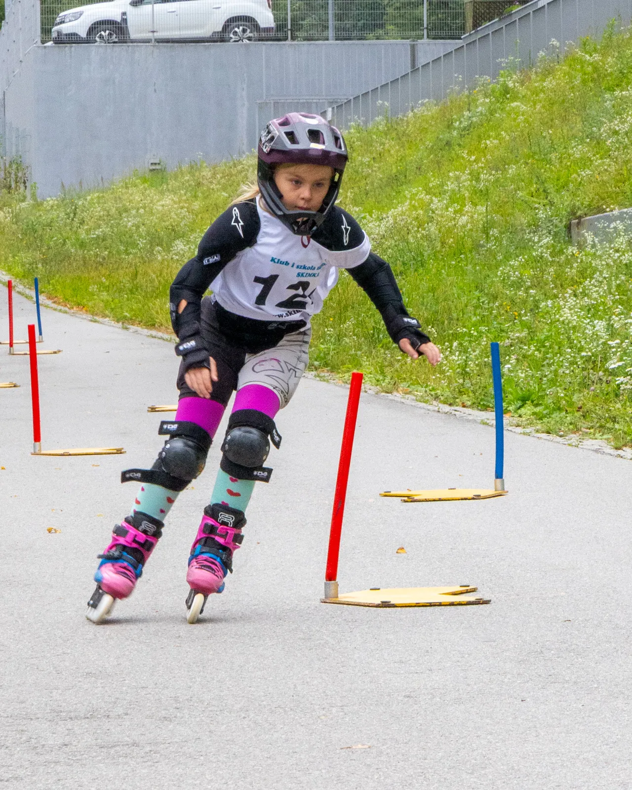 Slalom między tyczkami w Parku Jerzmanowskich
