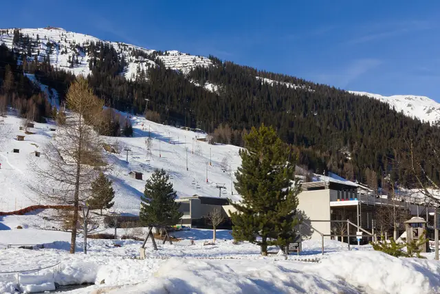 Ski Arlberg — Park nächst dem Hannes-Schneider-Weg, St. Anton am Arlberg, 23.02.2019